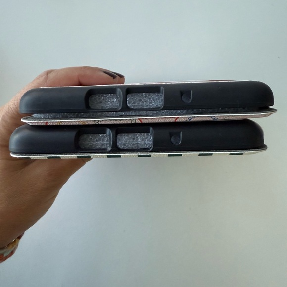 Two Basic Kindle Covers - Picture 5 of 15